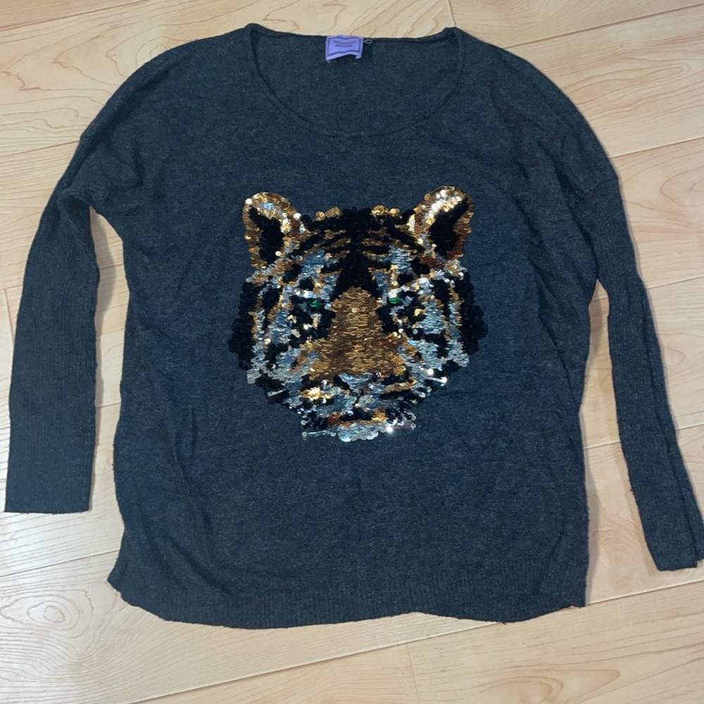 Sequin tiger face gray sweater